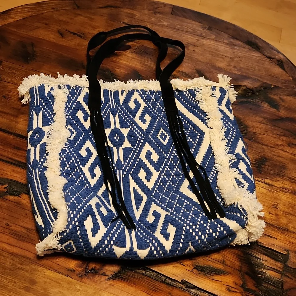 Soft Surroundings Ziggurat Carpet Bag woven carryall tote